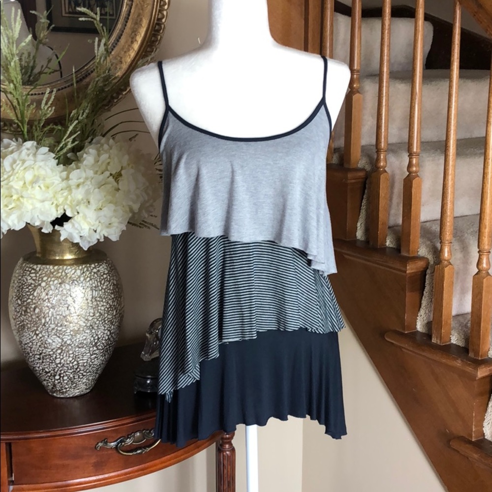 Hagel Black/Gray triple layer asymmetric top Small